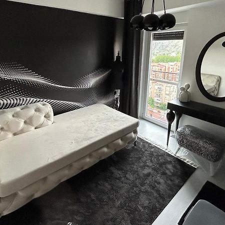 Sandev Apartments Black&White Štip エクステリア 写真