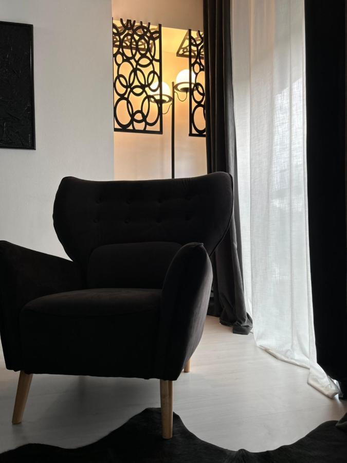 Sandev Apartments Black&White Štip エクステリア 写真